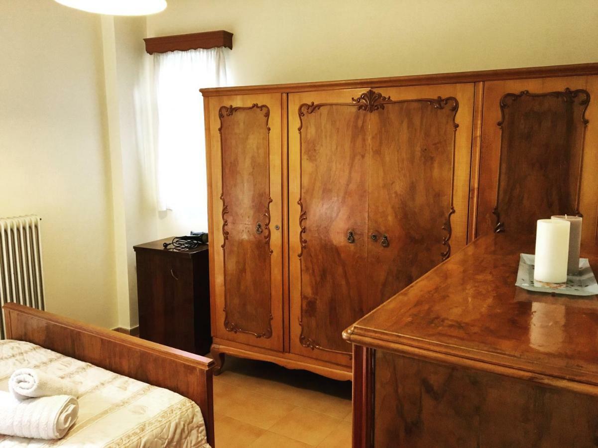 Evripides Vintage Airport Apartman Szpáta Kültér fotó