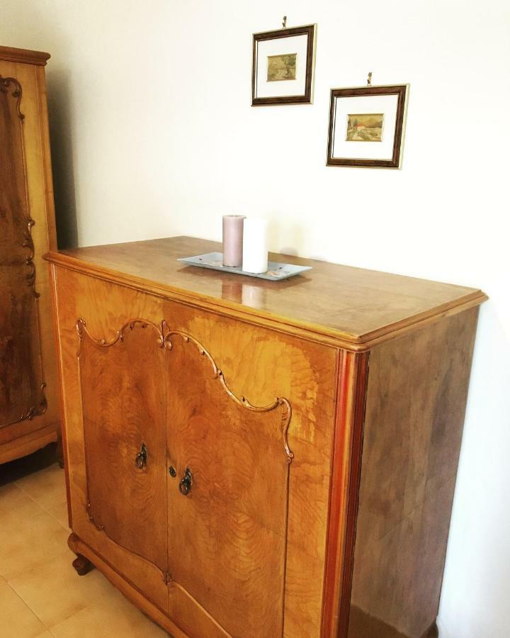 Evripides Vintage Airport Apartman Szpáta Kültér fotó