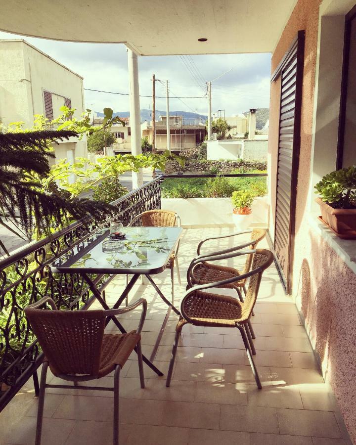 Evripides Vintage Airport Apartman Szpáta Kültér fotó