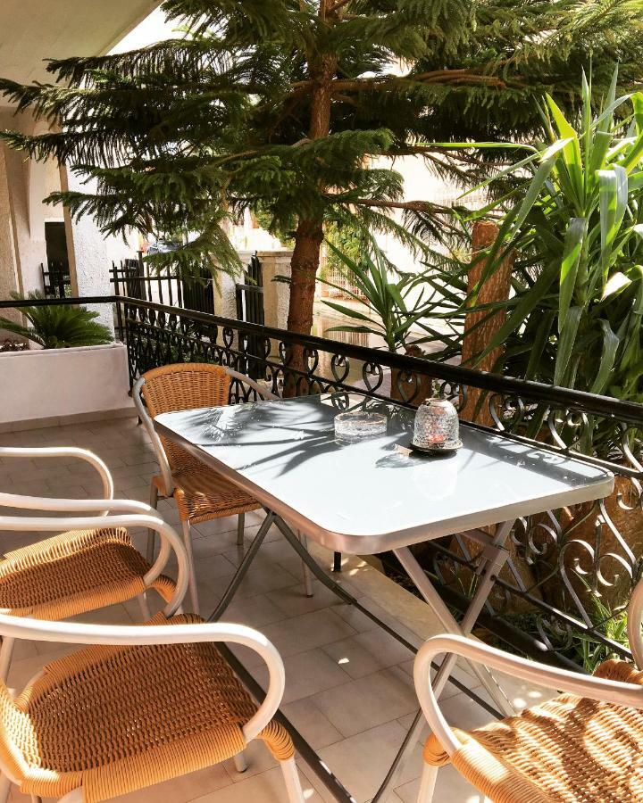 Evripides Vintage Airport Apartman Szpáta Kültér fotó